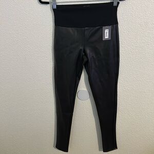 NWT- Red Hot by Spanx- all-over faux leather leggings- black- Size Small